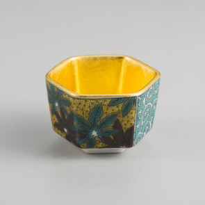 Sake cup: Kutani Ware Yoshitaya Cup【Free Shipping】